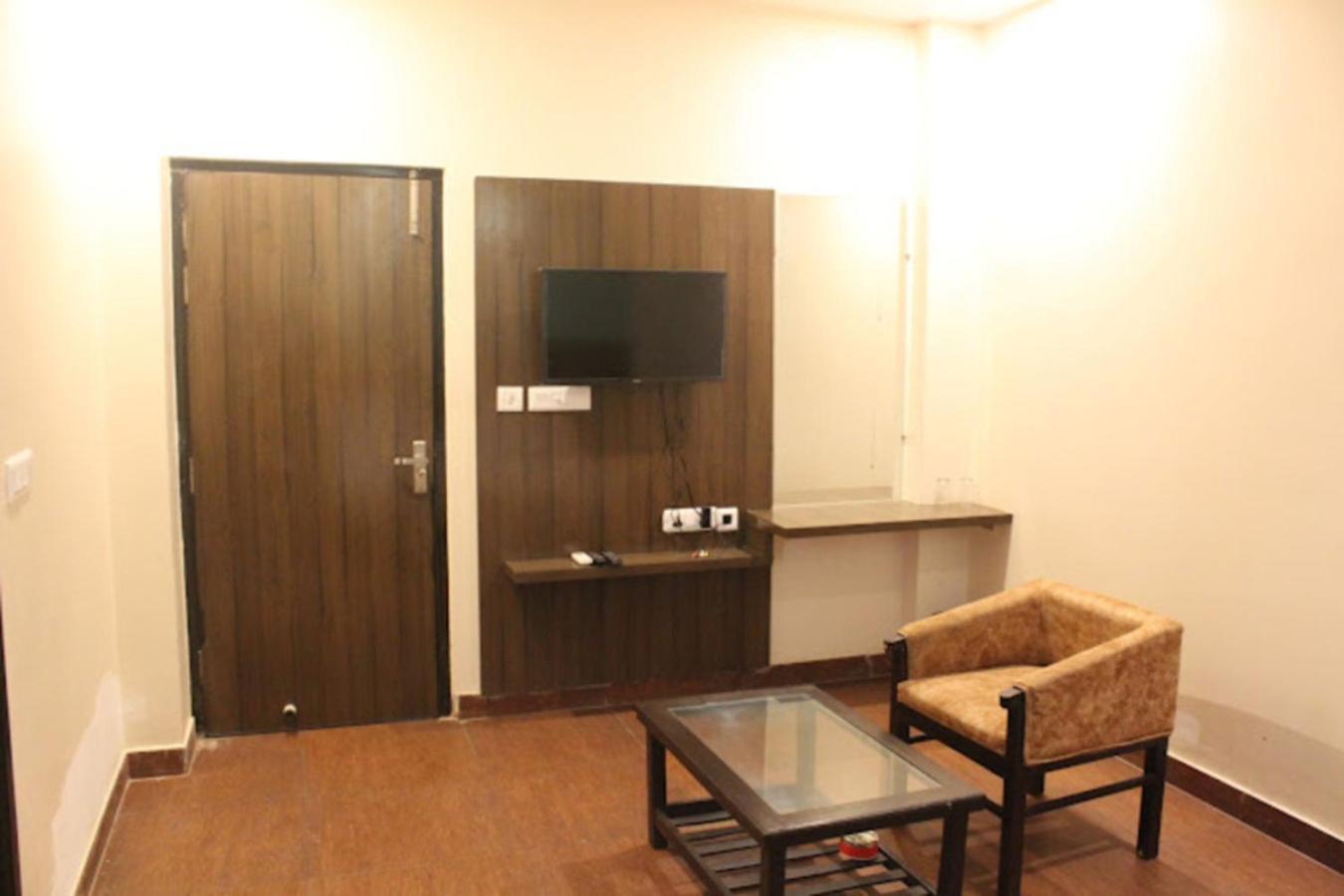 Hotel Gayatri Palace 러크나우 외부 사진