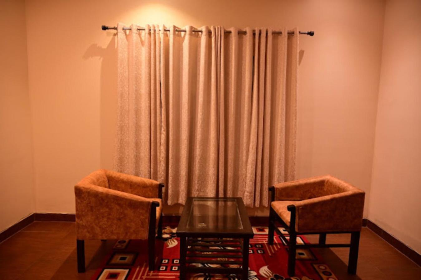Hotel Gayatri Palace 러크나우 외부 사진